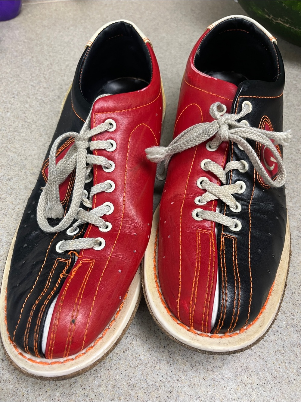 Men's Two-Tone Red & Black Lace-Up Bowling Shoes, Vintage